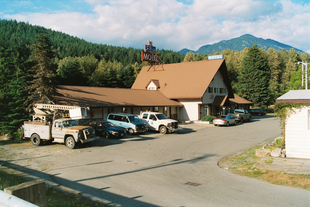 Sky River Inn, Skykomish WA, July 2002 Cornelius Koelewijn Flickr