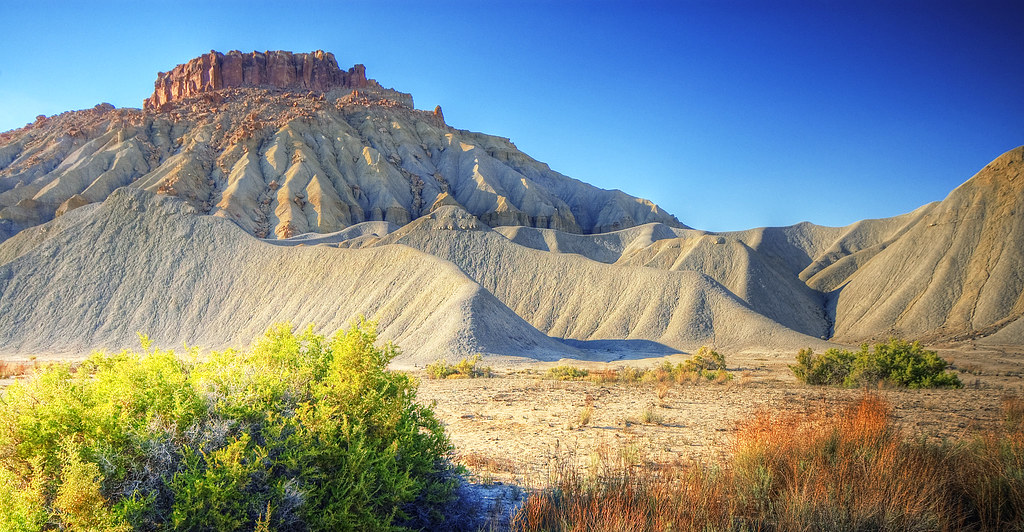butte Get a large view! A butte is an isolated hill with s… Flickr