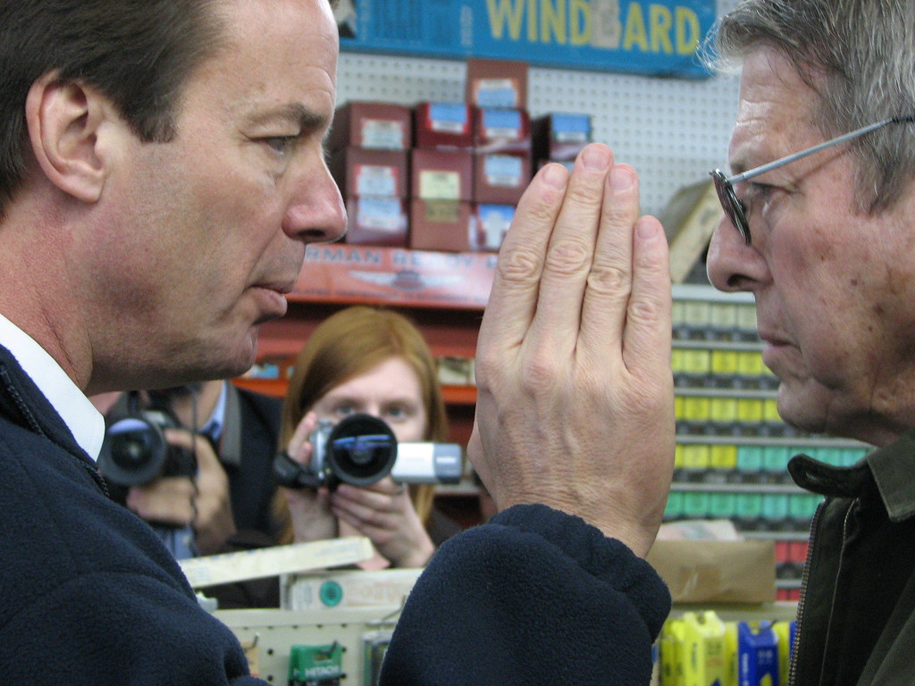 Patrick, S.C. Joyner Sales John Edwards visits a sportin… Flickr