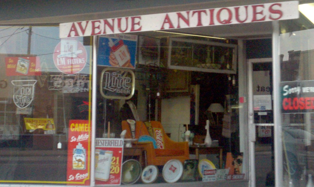 Avenue Antiques; Racine, Wisconsin 20110429 tofightfortheright Flickr
