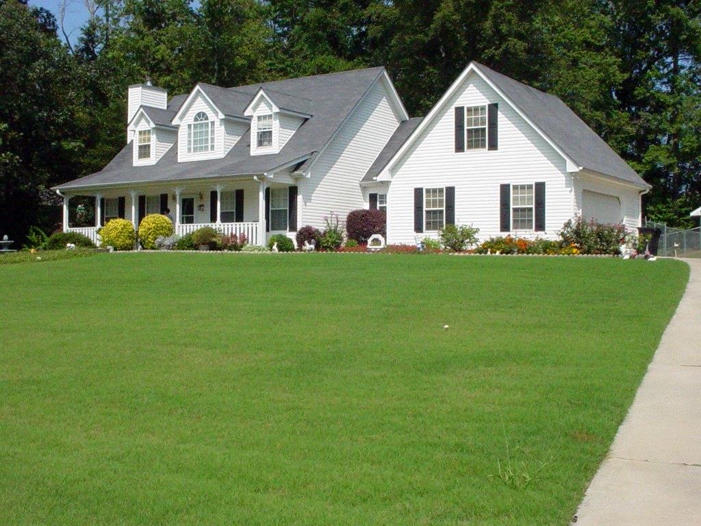 House Overview My grandmother's house looks good in the su… Matt