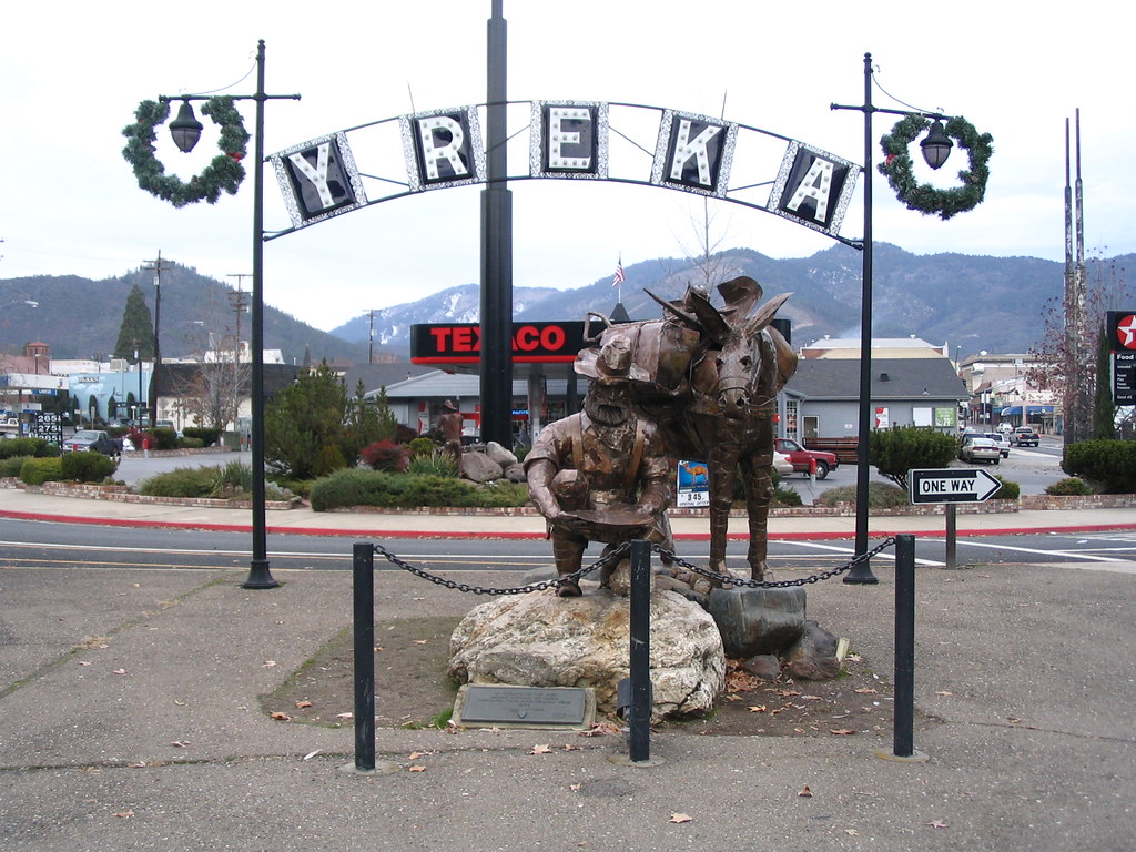 Yreka entrance sculpture Published without permission of t… Flickr