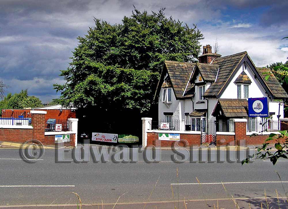 Dogs4us, Agecroft Road. This is the old Mayfield kennels o… Flickr