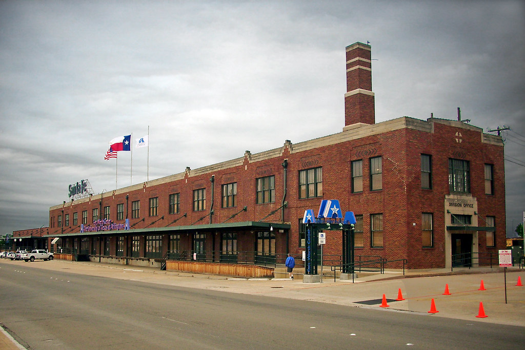 Old Santa Fe Freight Depot, Fort Worth This railroad freig… Flickr