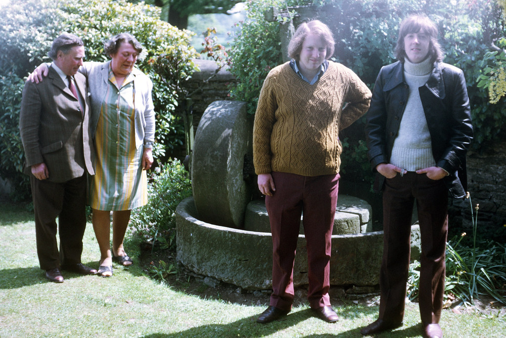 Peter Kitchen's Instagram, Twitter & Facebook on IDCrawl