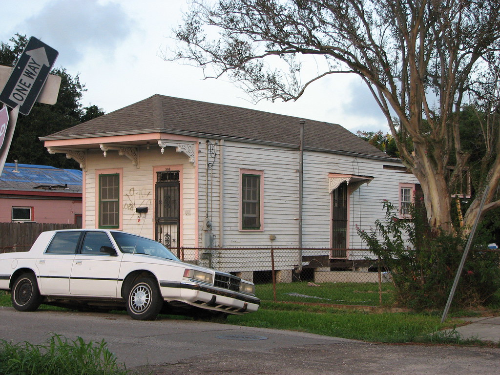 Shotgun House, Lower 9th Ward This is in the Holy Cross ne… Flickr