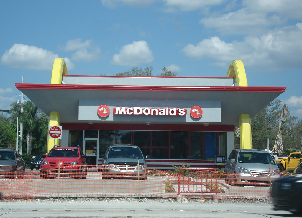 McDonalds on Colonial in Orlando I love the fact that they… Flickr