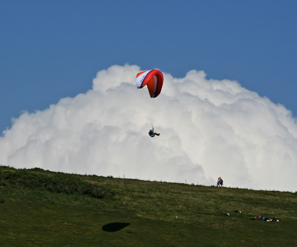 Cloud surfing Paragliding over the Isle of Wight Flickr