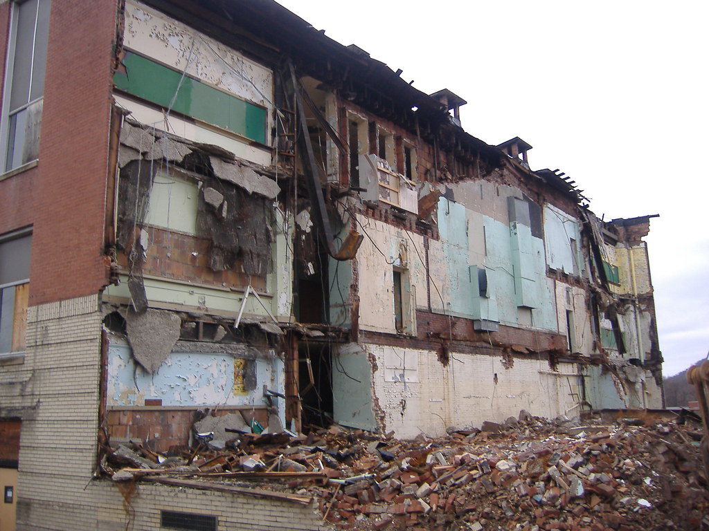 Moundsville High School Demolition Demolition of the forme… Flickr