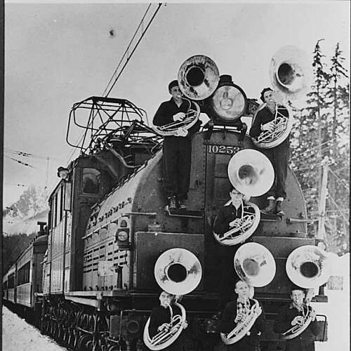Members of Franklin High School band with train, Snoqualmi… Flickr