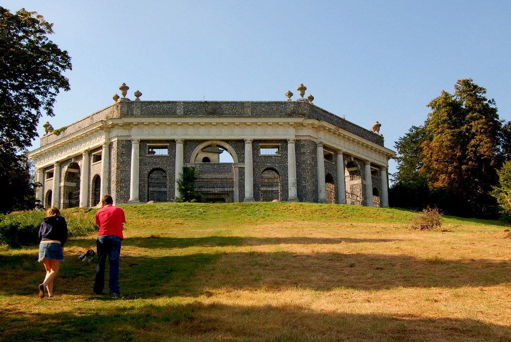 Dashwood Mausoleum Sir Francis Dashwood, founder of the He… Flickr