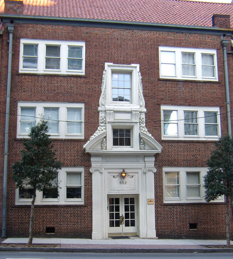 P2082048PhelanApartmentsEntranceDetailFruitScrollBu… Flickr