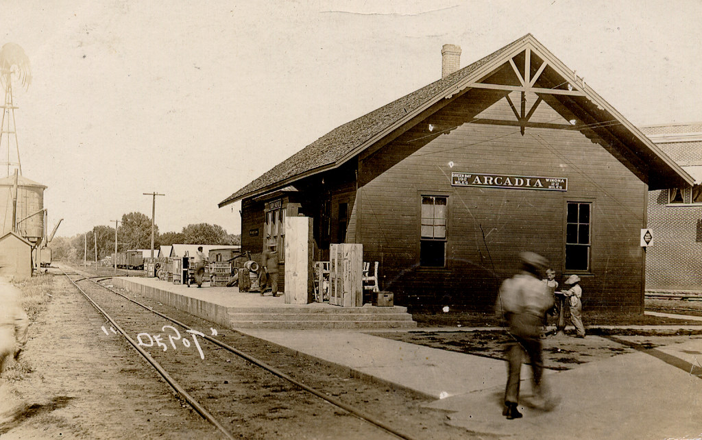 Arcadia, Wisconsin Train Depot 1915 This postcard was mail… Flickr