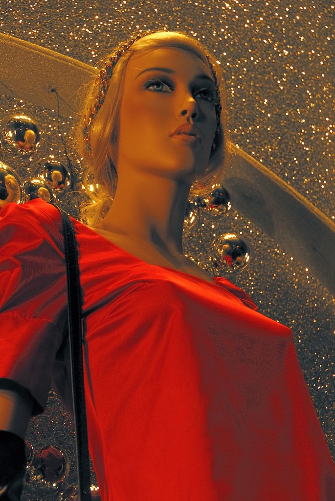 Plastic Queen (10) the Queen of red blouses | Fashion manneq… | Flickr