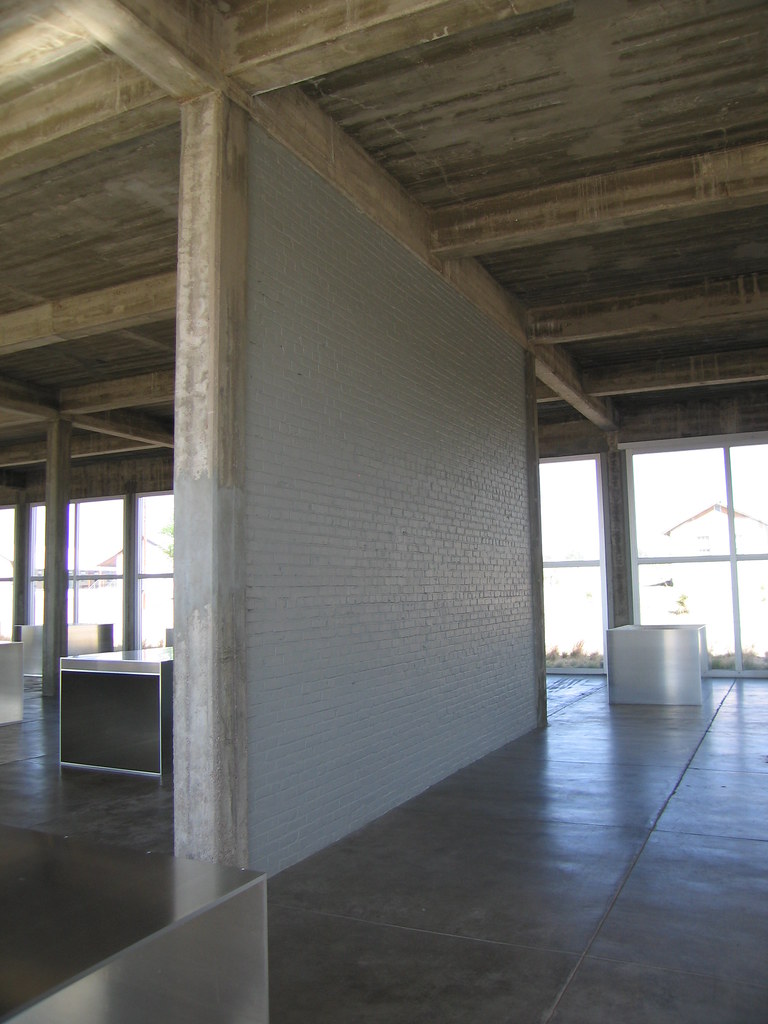 White Wall I really liked this wall. rnv123 Flickr