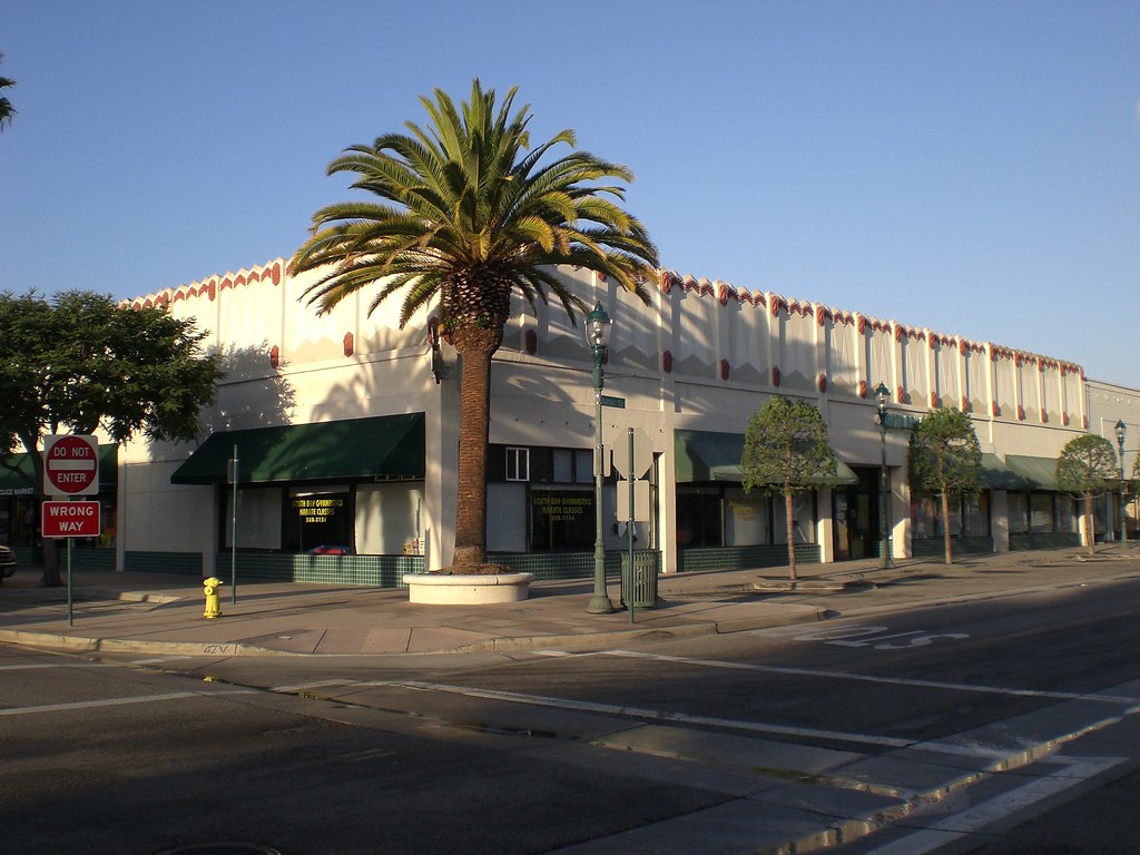 Art Deco in Old Torrance This was J.J. Newberry's up until… Flickr