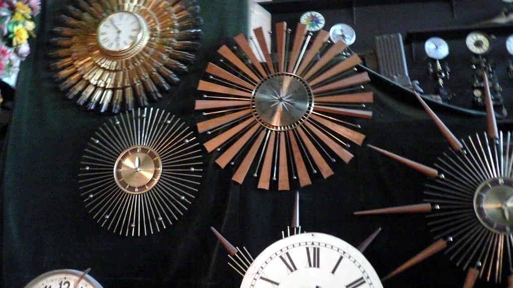 Clocks, Roger's studio, Toronto, ON, Canada 2.JPG Cory Doctorow Flickr