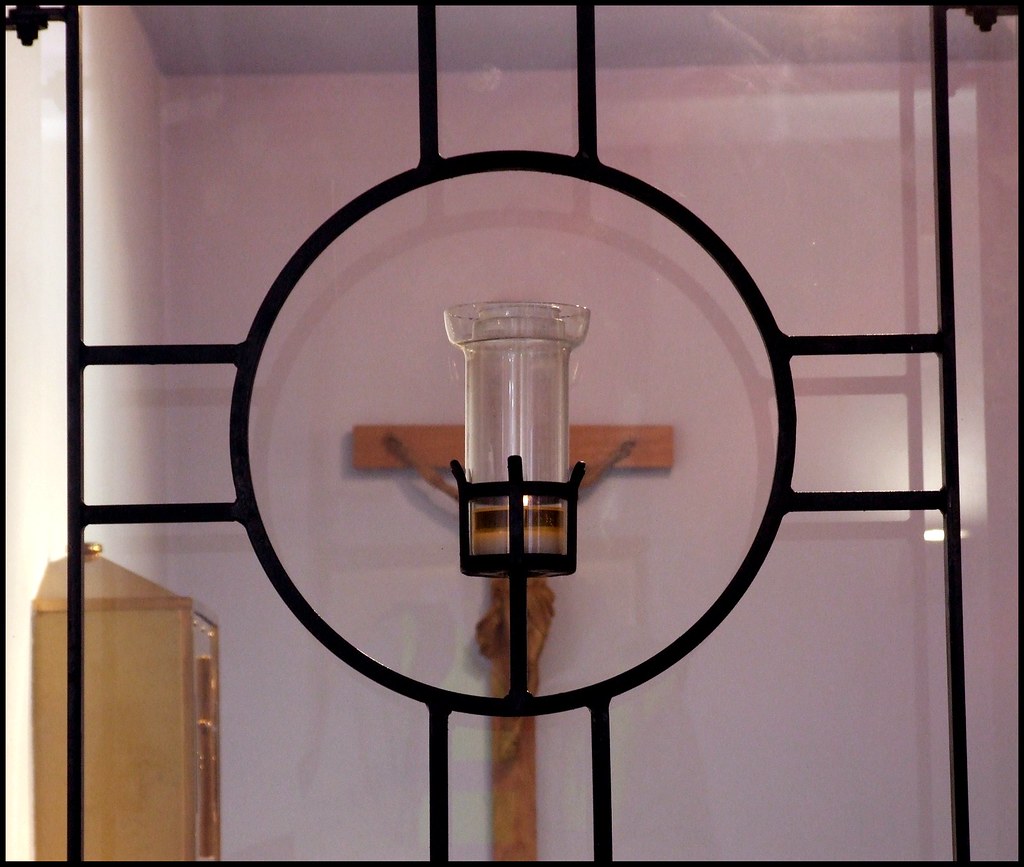 Blessed Sacrament candle Our Lady, Stowmarket, Suffolk Flickr