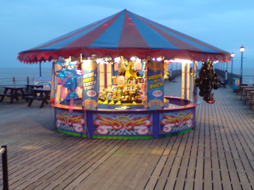 Hook a Duck 0705001 Dolly's Famous HookADuck on Skegne… Flickr