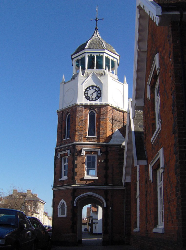 Clock tower in Burnham High Street This clock tower appear… Flickr