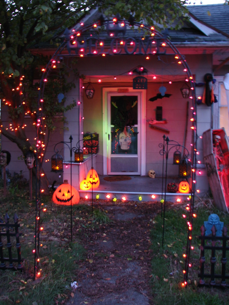 My Halloween House at night All dressed up for the trick o… Flickr