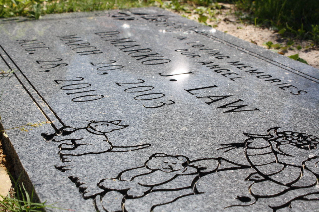 Pinecrest Cemetery, Mobile, AL Amy Walker Flickr