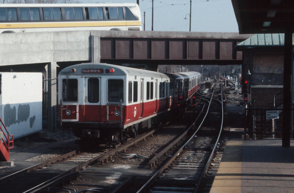 19870400S4 T LR 01507 Ashmont station Apr 1987 01507 Ashm… Flickr