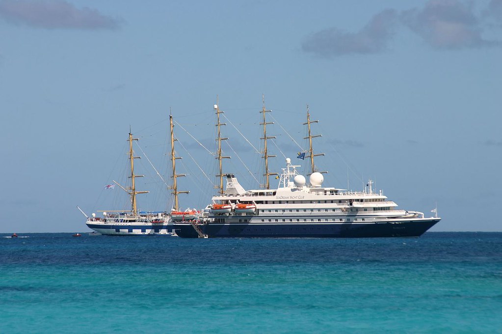IMG_2268 Cruise ships Bill Edwards Flickr