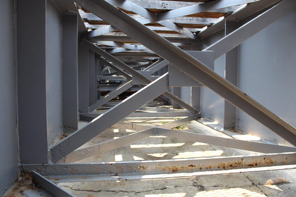 Cross bracing Internal cross bracing of the 105ft dia turn… Flickr