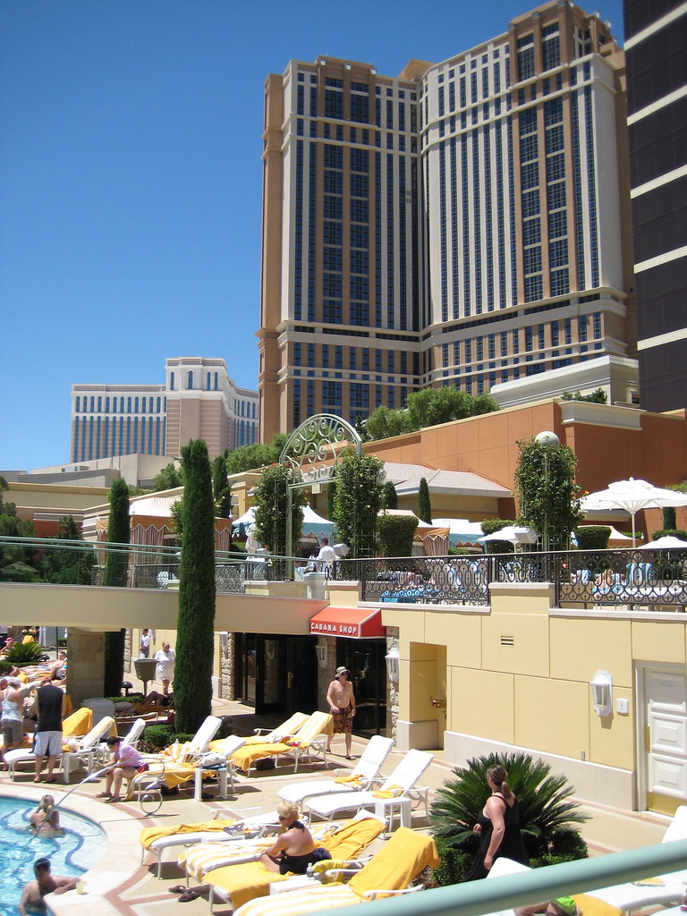 Wynn Las Vegas, more cabanas From left, you can also see t… Flickr