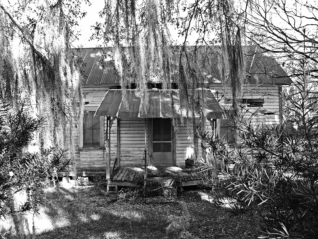 Bradley House Front view of the Bradley House in Rochelle,… Flickr