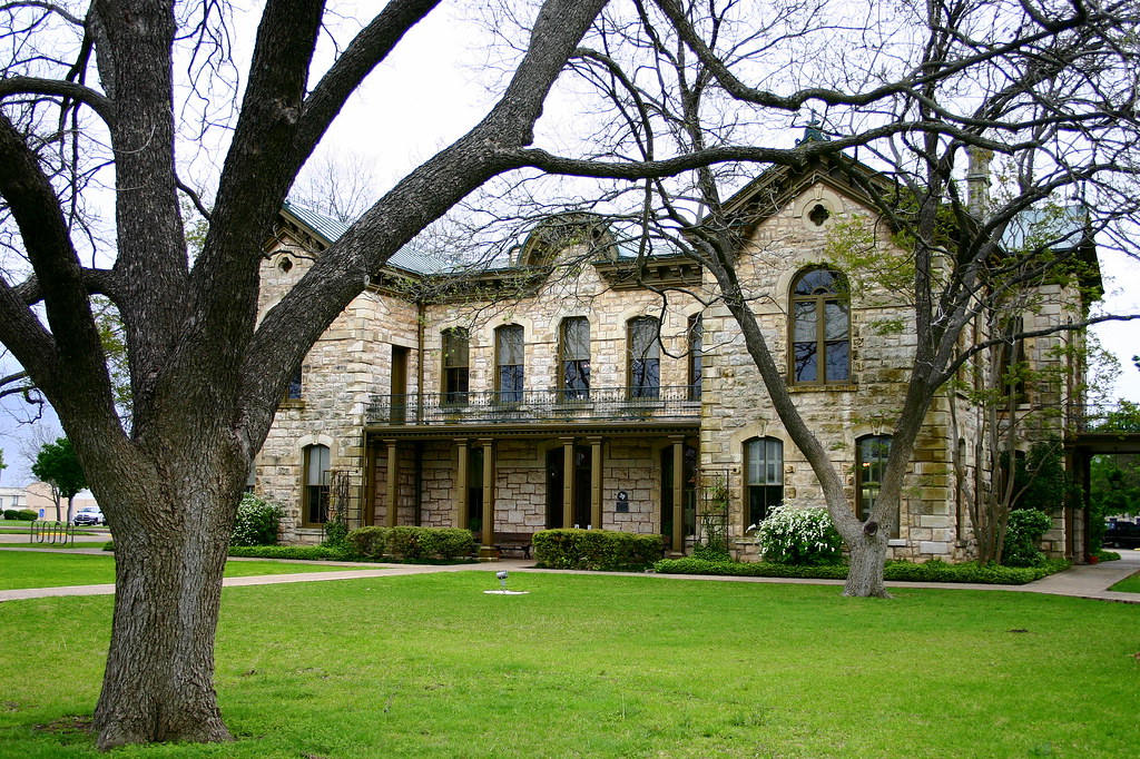 Fredericksburg Library mollymcl Flickr