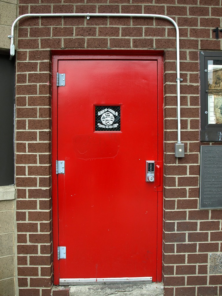 E068 FDNY Firehouse Engine 68 & Ladder 49, Highbridge, Bro… | Flickr