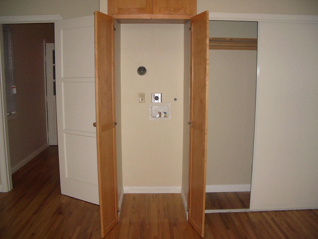 Inventory management for stacked washers and dryers
