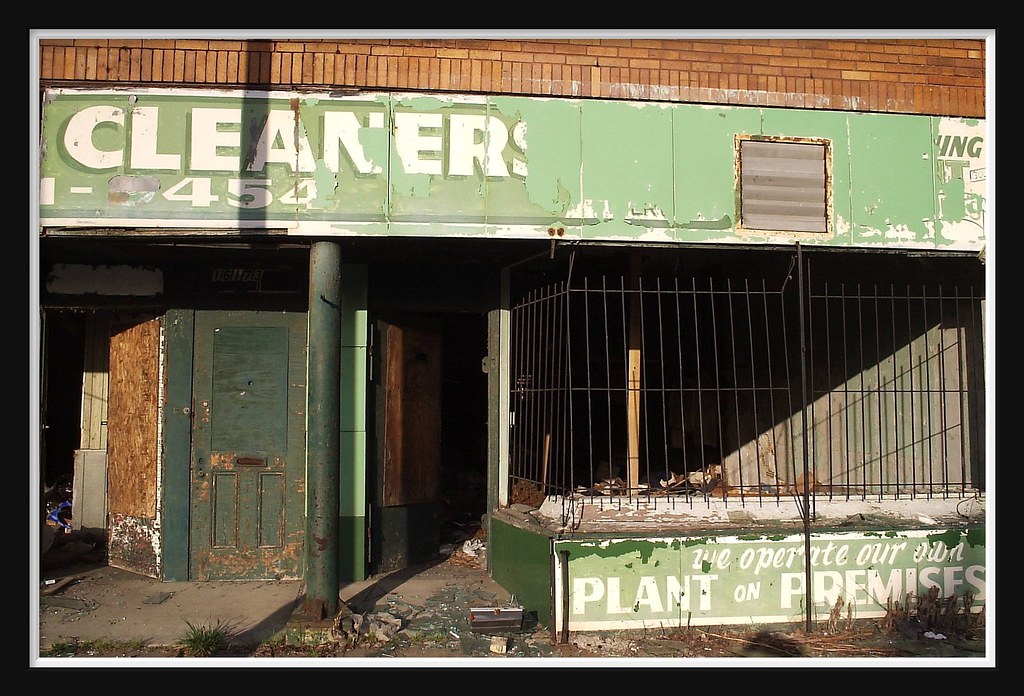 Green's CleanersHighland Park MI Another shot of a decay… Flickr