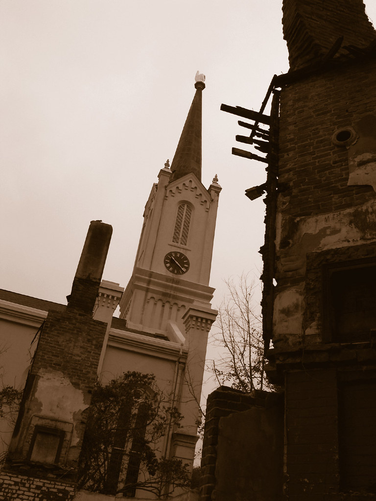 Port Gibson church with the gold hand pointing to heaven (… Flickr