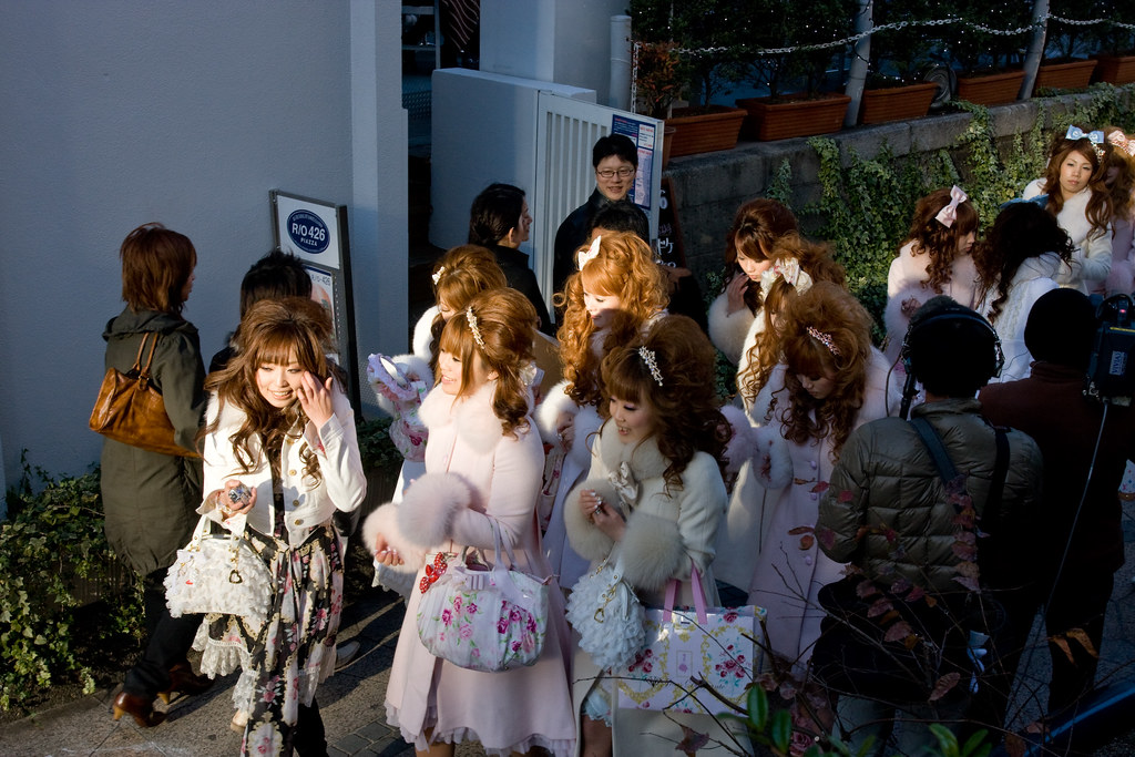 pastel girls in harajuku, 姫ギャル we ran into a large group o… Flickr