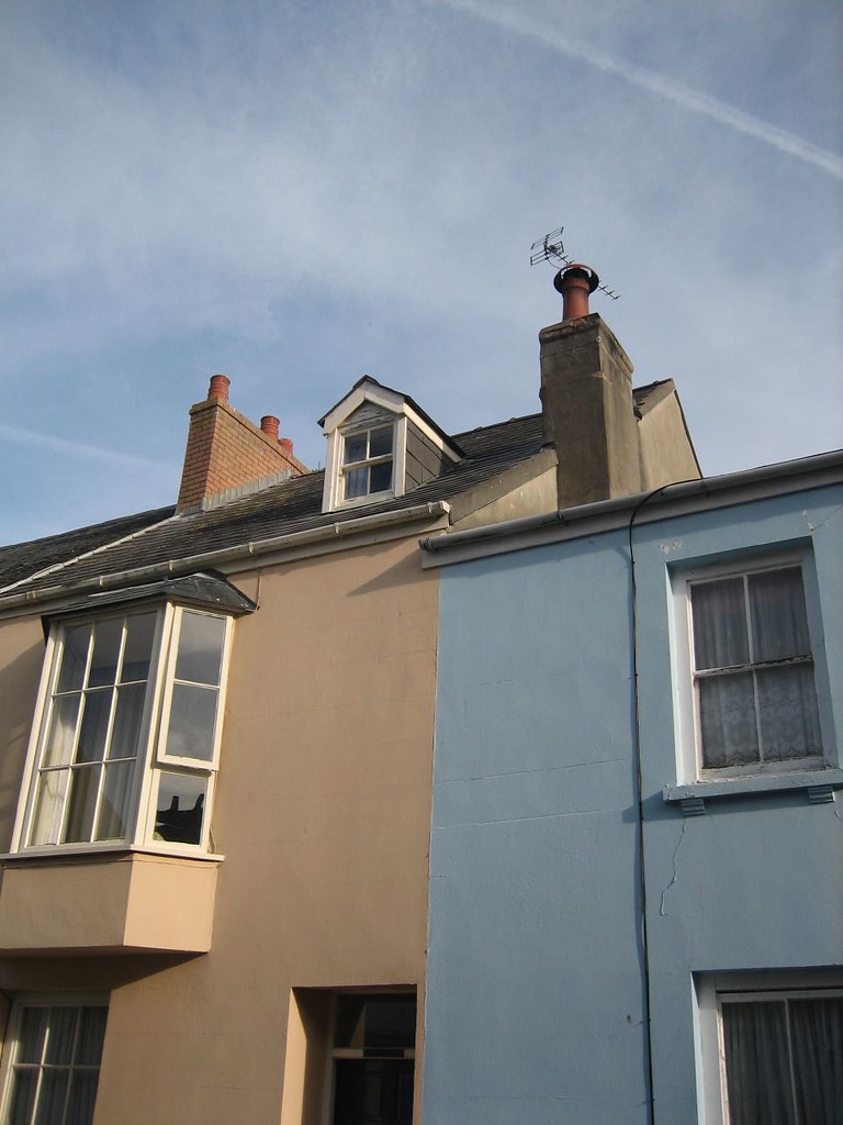Eye on Tenby Lower Frog Street, Tenby lhourahane Flickr