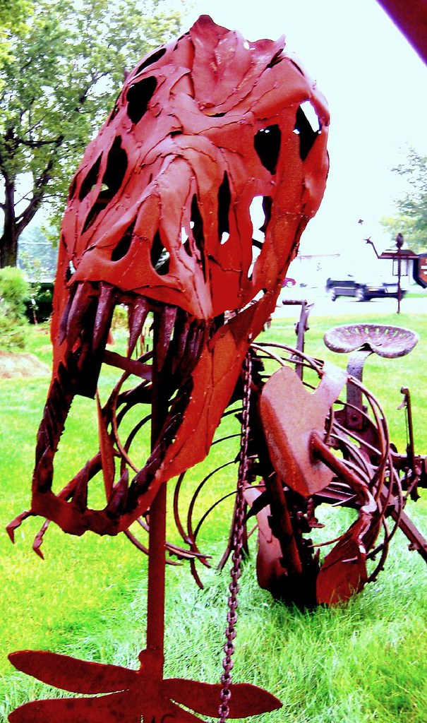 METAL SCULPTURE End of bellevue st ,green bay wi James Stutzman