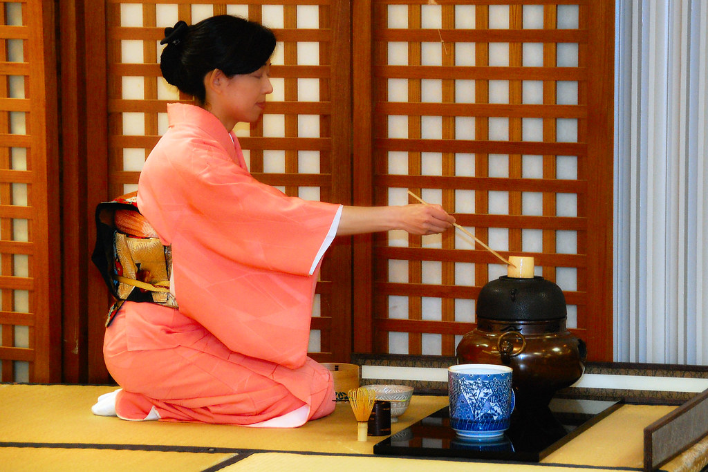 Japanese Tea Ceremony (Usucha) My soft focus treatment of … Flickr