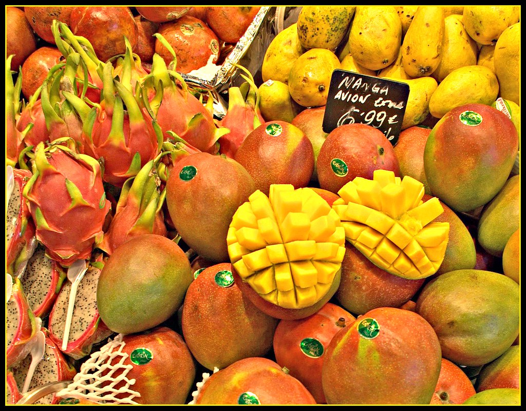 Mangos Juicy mangos at the Boqueria Market in Barcelona, S… Flickr