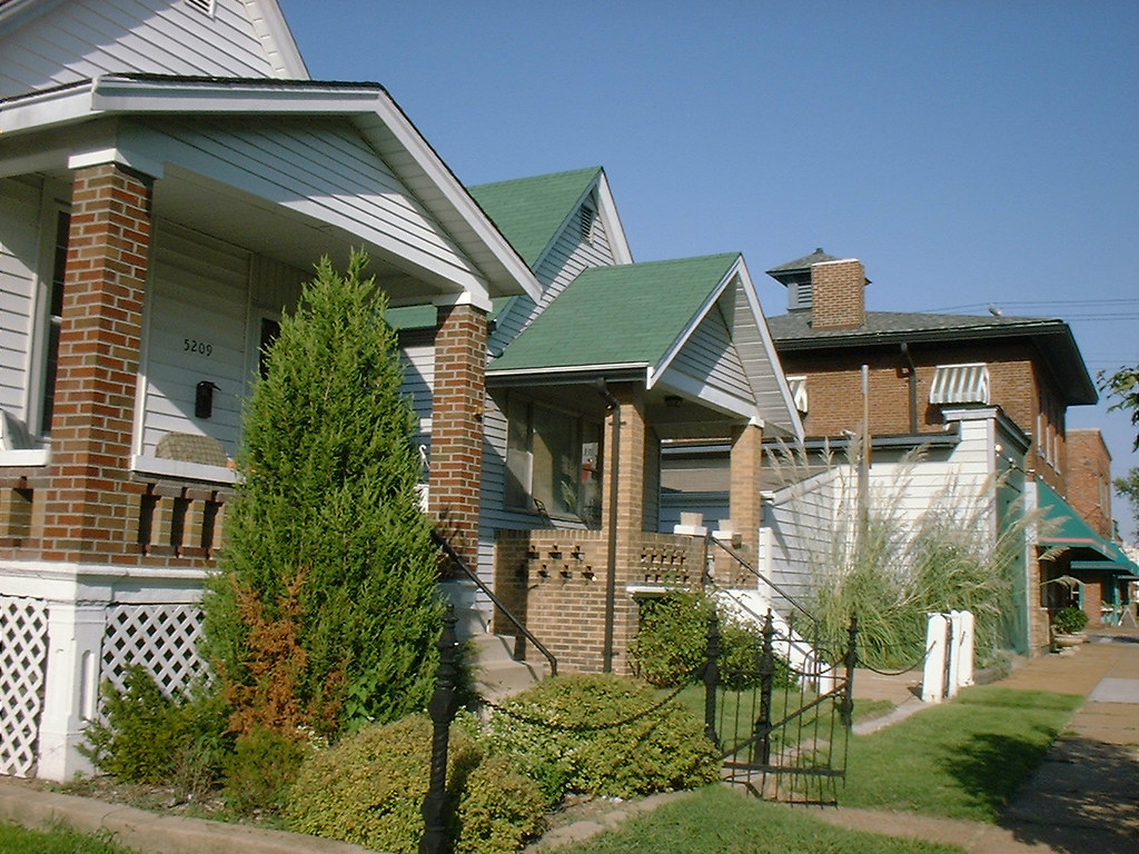 houses next to Milo's MBK (Marjie) Flickr