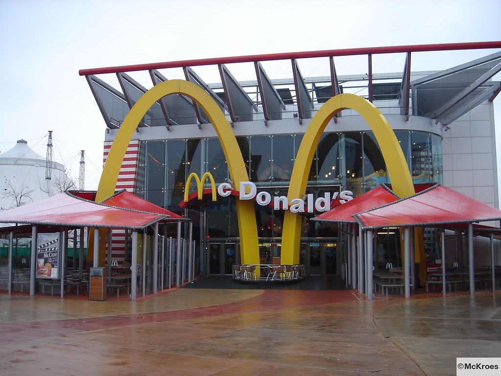 McDonald's Marne La Vallé Disney Village (France) McDonald… Flickr