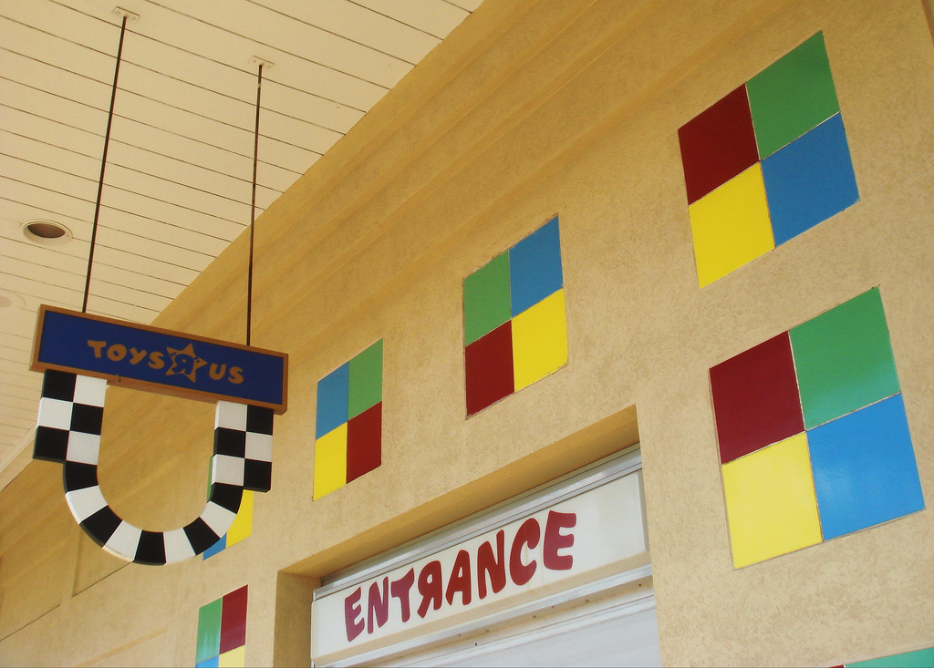 Toys "Я" Us; West Hartford, CT Toys "Я" Us; West Hartford,… Flickr