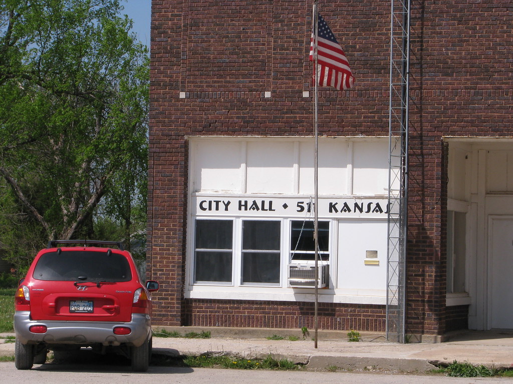 City HallLongton, Kansas April 28, 2008 Michael Anderson Flickr
