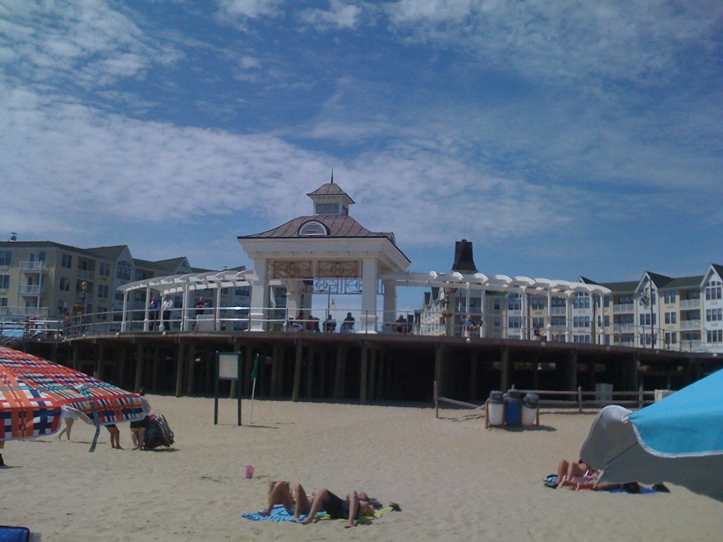 Long Branch, Aug 28, 2008 Uploaded with AirMe Chris Tengi Flickr