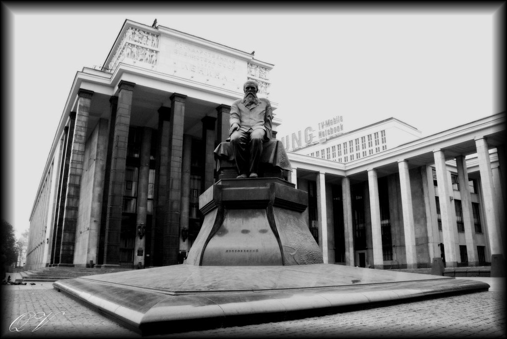 Lenin State Library, one of the world's largest (statue in… Flickr