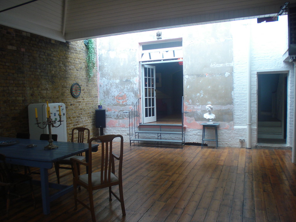 82 Edgeley Lane, Clappham High St Flickr