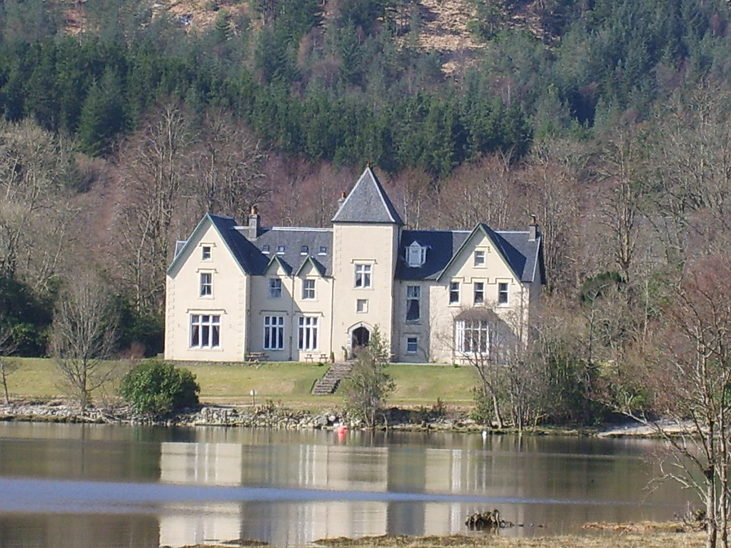 Glenfinnan House Hotel Glenfinnan House Hotel and Loch Shi… Flickr
