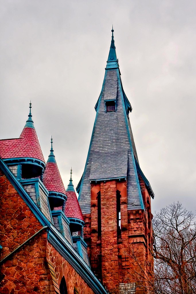 Linden Hall Linden Hall in Lititz, Pennsylvania is the old… Flickr